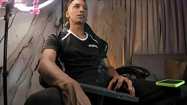 JulienSaint online show from February 14, 2026, 7:16 am