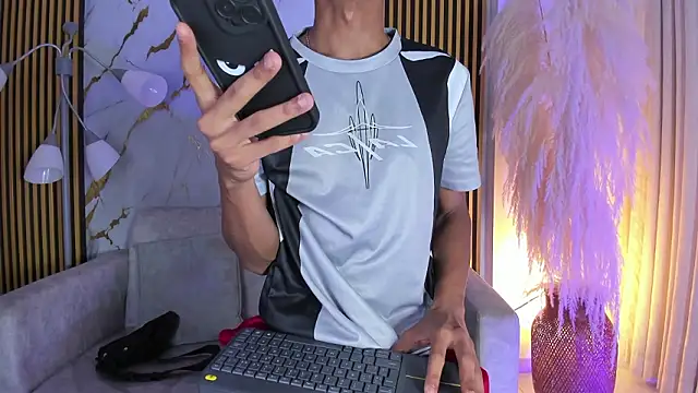 JulienSaint online show from March 7, 2026, 1:30 pm