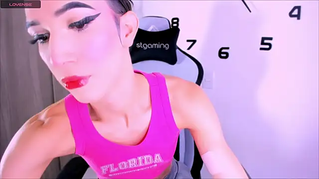 fhalon foxxxys  online show from September 26, 2025, 1:26 pm