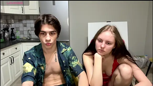 flowerscouple online show from March 2, 2026, 10:27 pm