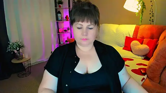 CrystaalStaar online show from July 19, 2026, 9:18 pm