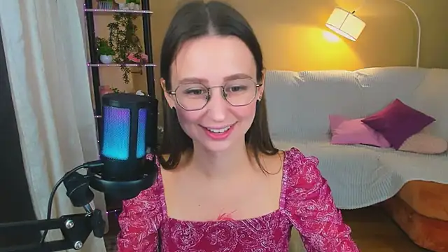 Snapshot of YourLovellyStory chatting on September 16, 2025, 11:33 am YourLovellyStory online show from September 16, 2025, 11:33 am