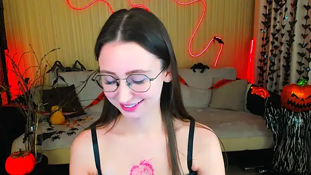 Snapshot of YourLovellyStory chatting on October 30, 2025, 4:30 pm YourLovellyStory online show from October 30, 2025, 4:30 pm