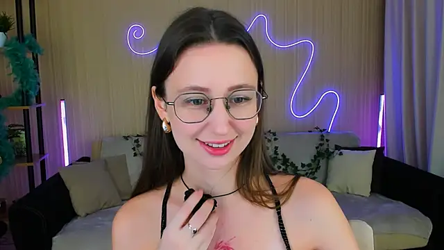 Snapshot of YourLovellyStory chatting on November 10, 2025, 4:39 pm YourLovellyStory online show from November 10, 2025, 4:39 pm