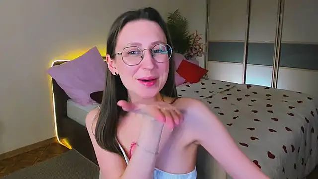 YourLovellyStory online show from April 29, 2026, 5:52 pm