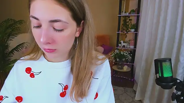 SensitiveSooul online show from September 19, 2025, 4:36 am