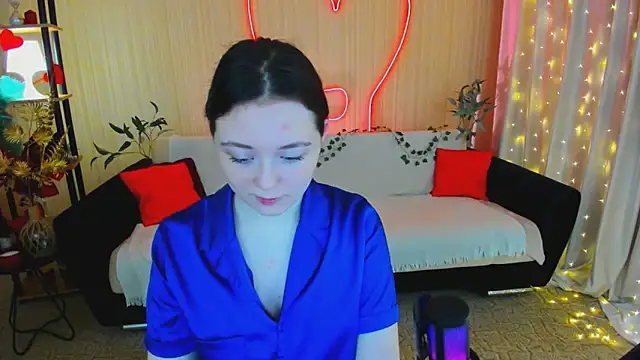 Snapshot of AlluringLookk chatting on April 20, 2026, 5:48 pm AlluringLookk online show from April 20, 2026, 5:48 pm