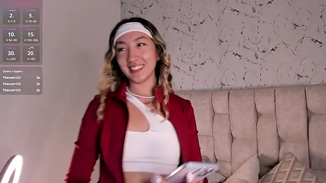 Snapshot of LauMiller chatting on October 8, 2025, 8:28 pm LauMiller online show from October 8, 2025, 8:28 pm