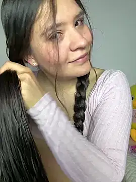 Emilyybennet  online show from March 16, 2026, 11:09 pm