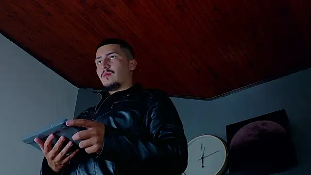 MrFox   online show from February 25, 2026, 7:23 pm