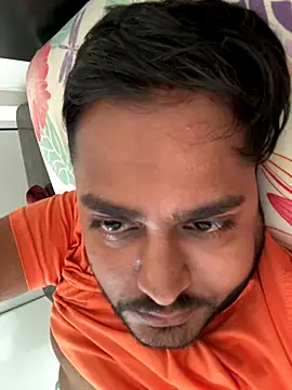 Snapshot of blrguychub chatting on November 15, 2025, 6:33 am blrguychub online show from November 15, 2025, 6:33 am