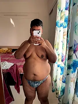 Snapshot of blrguychub chatting on December 4, 2025, 4:33 am blrguychub online show from December 4, 2025, 4:33 am