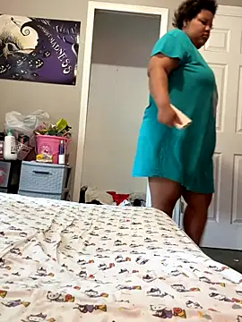 chocolate bella online show from September 23, 2025, 3:59 pm