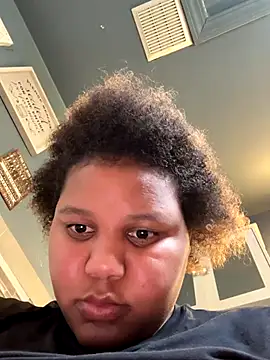 chocolate bella online show from October 13, 2025, 4:51 pm