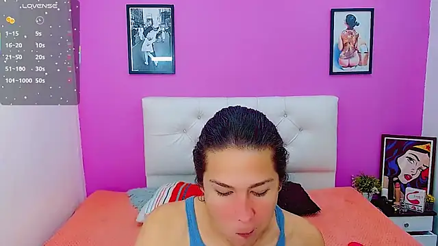 Snapshot of Azley_sweet chatting on September 16, 2025, 1:56 pm Azley sweet online show from September 16, 2025, 1:56 pm