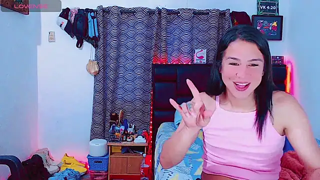 Snapshot of Azley_sweet chatting on November 15, 2025, 12:56 pm Azley sweet online show from November 15, 2025, 12:56 pm