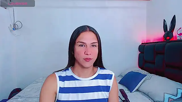 Snapshot of Azley_sweet chatting on May 7, 2026, 1:38 pm Azley sweet online show from May 7, 2026, 1:38 pm