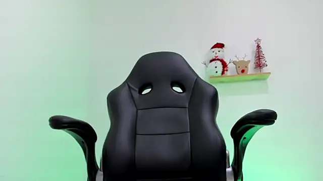 Mikecooper online show from December 21, 2025, 11:45 pm