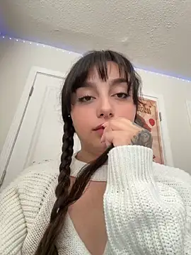 CharmingMaddie online show from September 19, 2025, 4:51 pm