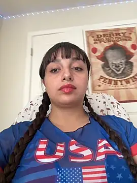 CharmingMaddie online show from September 30, 2025, 3:17 pm