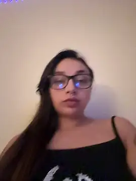 CharmingMaddie online show from June 18, 2026, 2:23 am