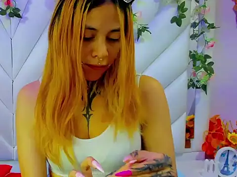 Snapshot of Sofii_Anal_ chatting on September 19, 2025, 2:57 am Sofii Anal online show from September 19, 2025, 2:57 am