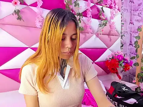 Snapshot of Sofii_Anal_ chatting on October 4, 2025, 2:53 am Sofii Anal online show from October 4, 2025, 2:53 am