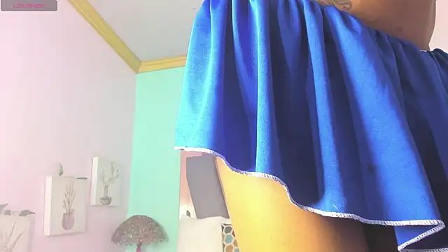 Violett Salvatore online show from May 11, 2026, 4:26 pm
