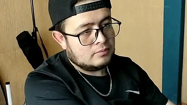 Snapshot of Esteban_wolf chatting on February 22, 2026, 6:50 pm Esteban wolf online show from February 22, 2026, 6:50 pm