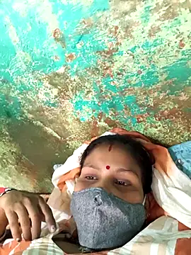 Love-pari077 online show from September 18, 2025, 4:36 am