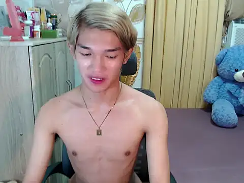 Snapshot of fuckerfriendsxx chatting on June 2, 2026, 1:13 pm fuckerfriendsxx online show from June 2, 2026, 1:13 pm