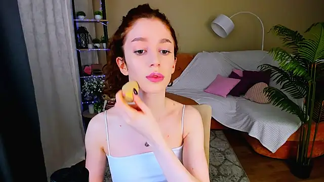 ChristinaConteeree online show from December 5, 2025, 12:47 pm