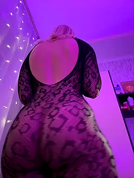 miss veroNika online show from November 21, 2025, 10:47 am