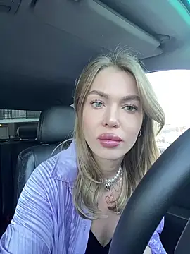 Snapshot of miss_veroNika chatting on June 1, 2026, 5:20 am miss veroNika online show from June 1, 2026, 5:20 am