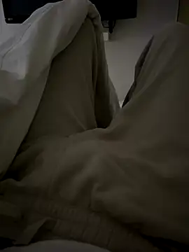 Snapshot of Frankieyyy1 chatting on November 16, 2025, 6:24 pm Frankieyyy1 online show from November 16, 2025, 6:24 pm