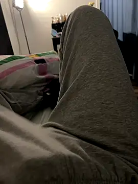 Snapshot of Frankieyyy1 chatting on November 18, 2025, 9:41 pm Frankieyyy1 online show from November 18, 2025, 9:41 pm