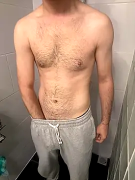 Snapshot of Frankieyyy1 chatting on November 20, 2025, 3:28 am Frankieyyy1 online show from November 20, 2025, 3:28 am