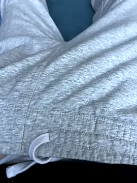 Snapshot of Frankieyyy1 chatting on November 24, 2025, 8:03 am Frankieyyy1 online show from November 24, 2025, 8:03 am