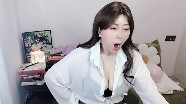 Emmaq996 online show from October 27, 2025, 2:15 am