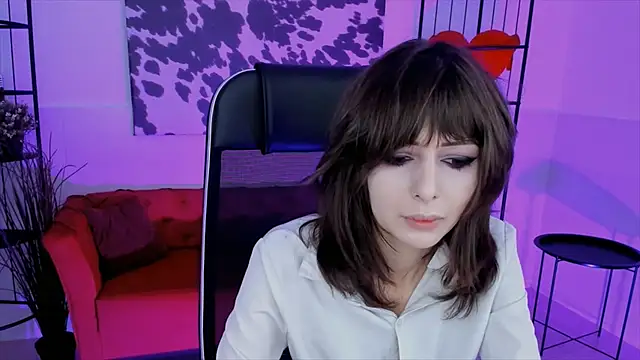 Snapshot of CrystallBloom chatting on October 7, 2025, 2:31 am CrystallBloom online show from October 7, 2025, 2:31 am