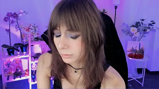 Snapshot of CrystallBloom chatting on December 16, 2025, 4:12 pm CrystallBloom online show from December 16, 2025, 4:12 pm