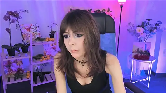 Snapshot of CrystallBloom chatting on December 22, 2025, 7:22 pm CrystallBloom online show from December 22, 2025, 7:22 pm