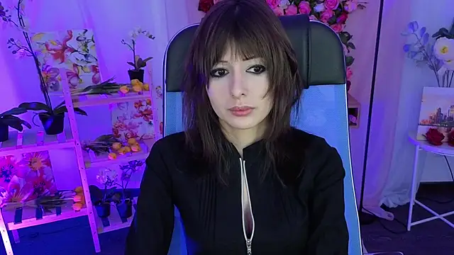 Snapshot of CrystallBloom chatting on January 19, 2026, 4:11 pm CrystallBloom online show from January 19, 2026, 4:11 pm