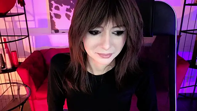 Snapshot of CrystallBloom chatting on February 4, 2026, 1:50 pm CrystallBloom online show from February 4, 2026, 1:50 pm