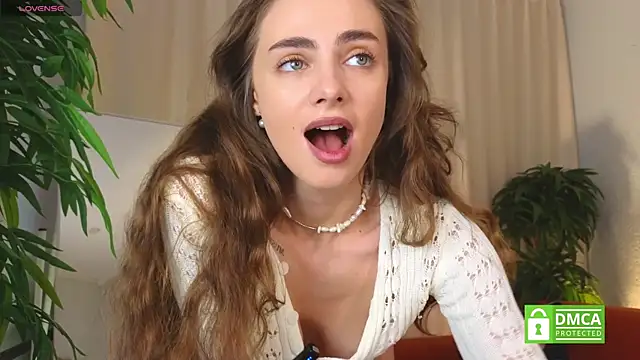 AliciaMellow online show from September 30, 2025, 3:33 am