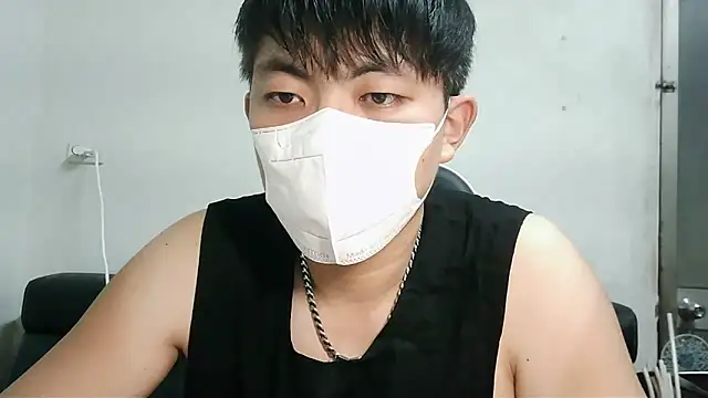 bigbb101011 online show from October 13, 2025, 2:39 pm