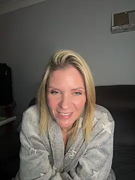 Snapshot of Lexi-Lux-X chatting on November 21, 2025, 2:54 am Lexi-Lux-X online show from November 21, 2025, 2:54 am