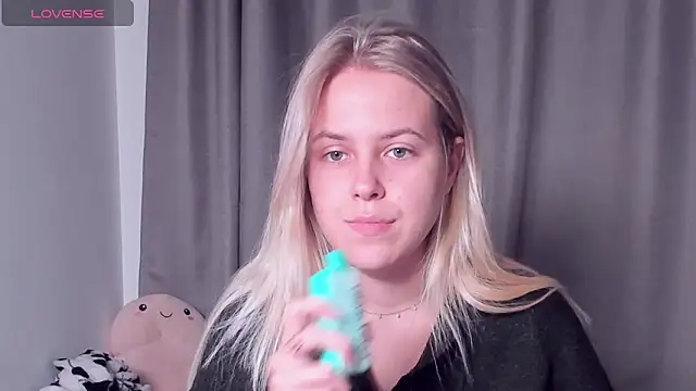 AngelAnty online show from September 20, 2025, 3:02 pm