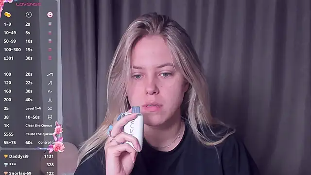 AngelAnty online show from October 13, 2025, 3:23 pm