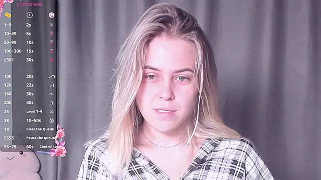 AngelAnty online show from October 16, 2025, 3:24 pm